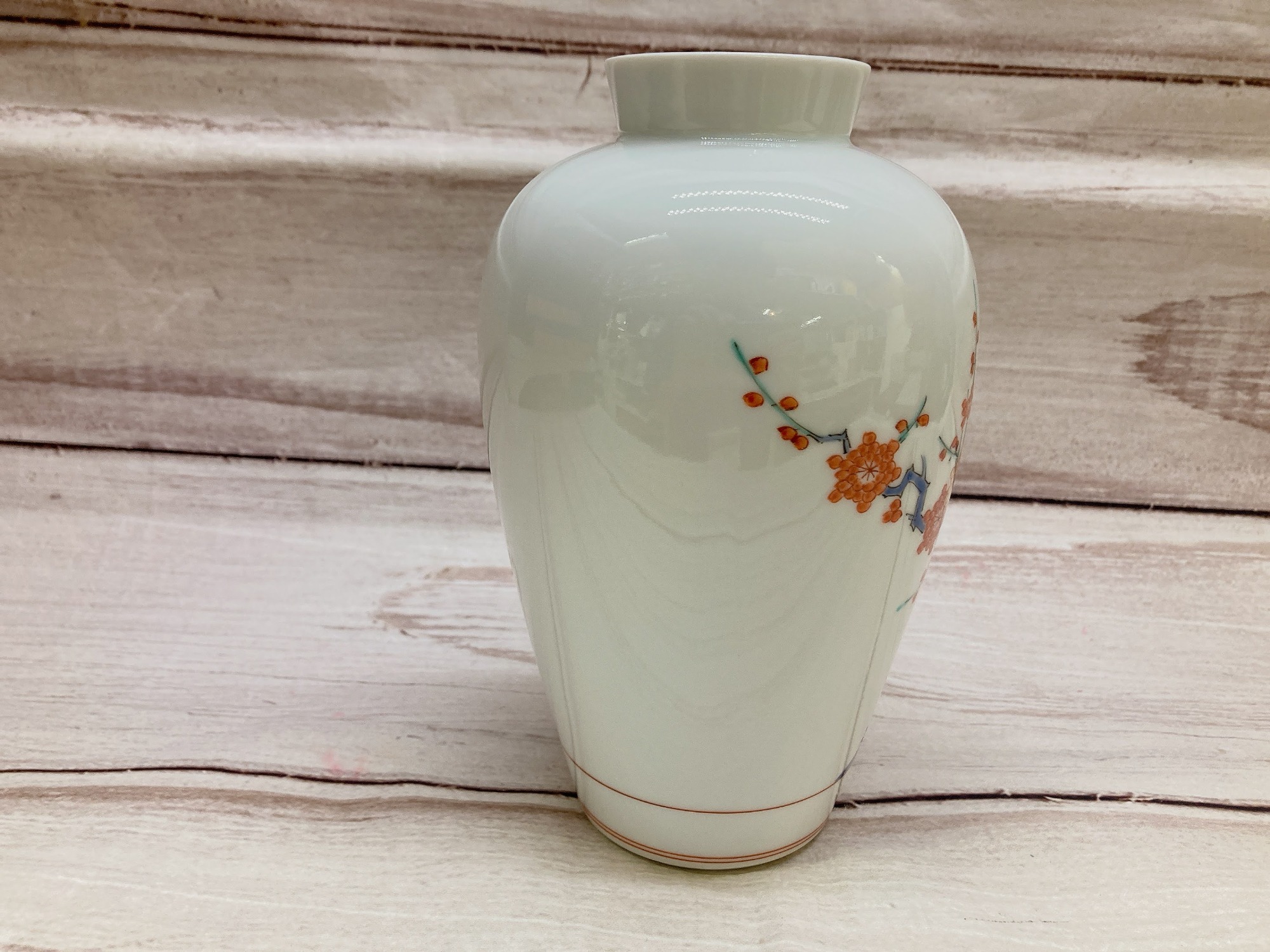 十四代 酒井田柿右衛門 の 花瓶 が入荷いたしました！！｜2023年10月26