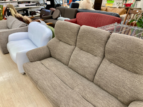 【トレファク名古屋徳重】アウトレット品の1人掛けソファー（ﾅﾁｭﾗﾙ）のご紹介！ 中古家具を買うならトレファク！おすすめの家具をご紹介！｜2023年12月
