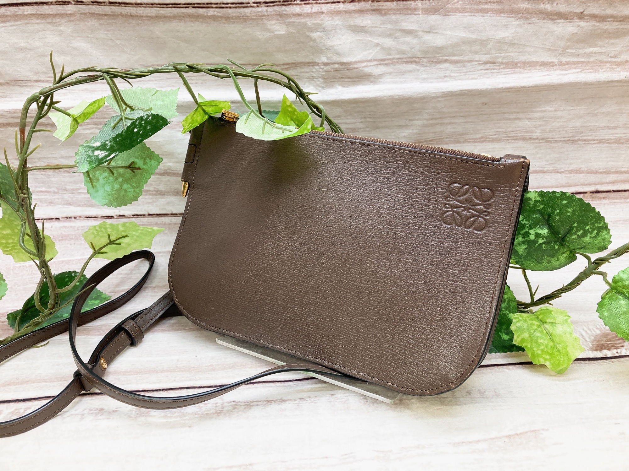 新品 LOEWE ロエベ レザーバッグ ジップポーチ イエロースカーフ 黄色