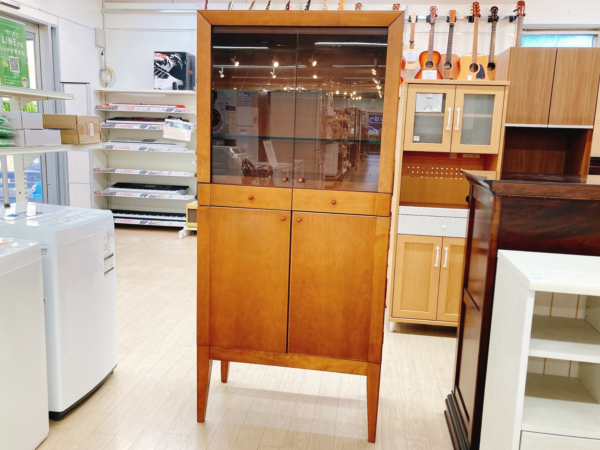 マルニ木工】ダウンライト付きキャビネット ブラウン が入荷いたしまし