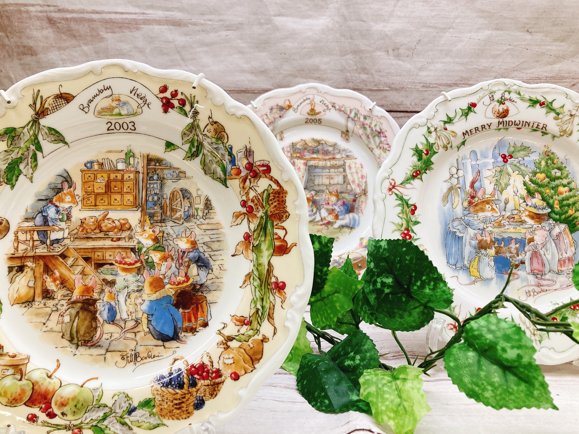 ROYAL DOLTON/ロイヤルドルトン】のプレート ”ブランベリーヘッジ” が