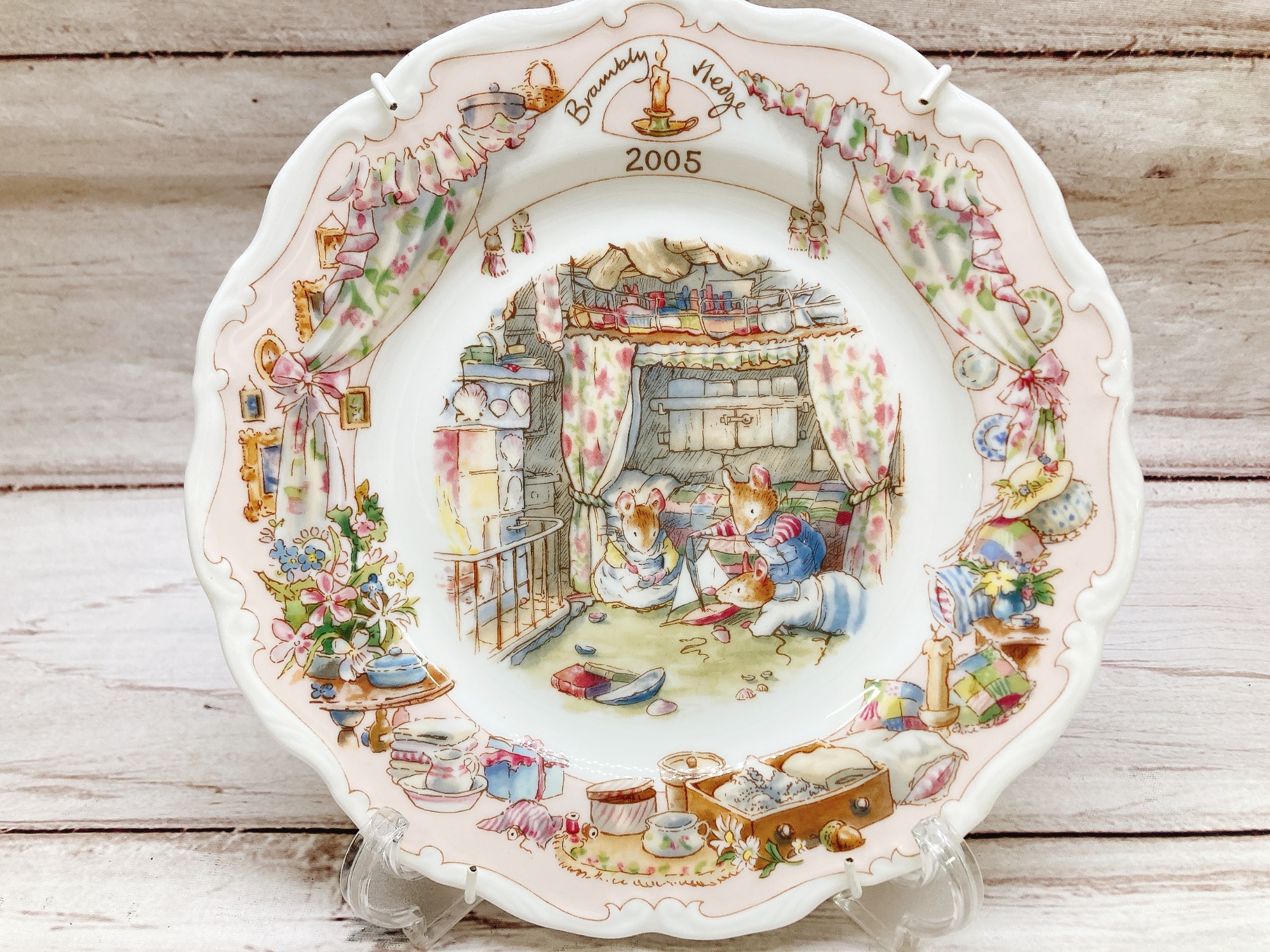 ROYAL DOLTON/ロイヤルドルトン】のプレート ”ブランベリーヘッジ” が