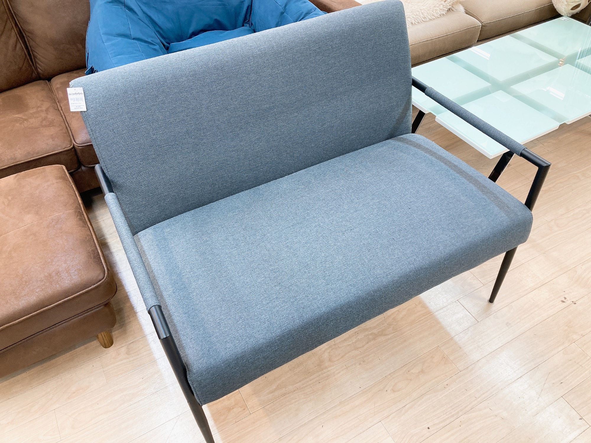 グレーの2人掛けソファー が入荷いたしました！！｜2024年06月29日