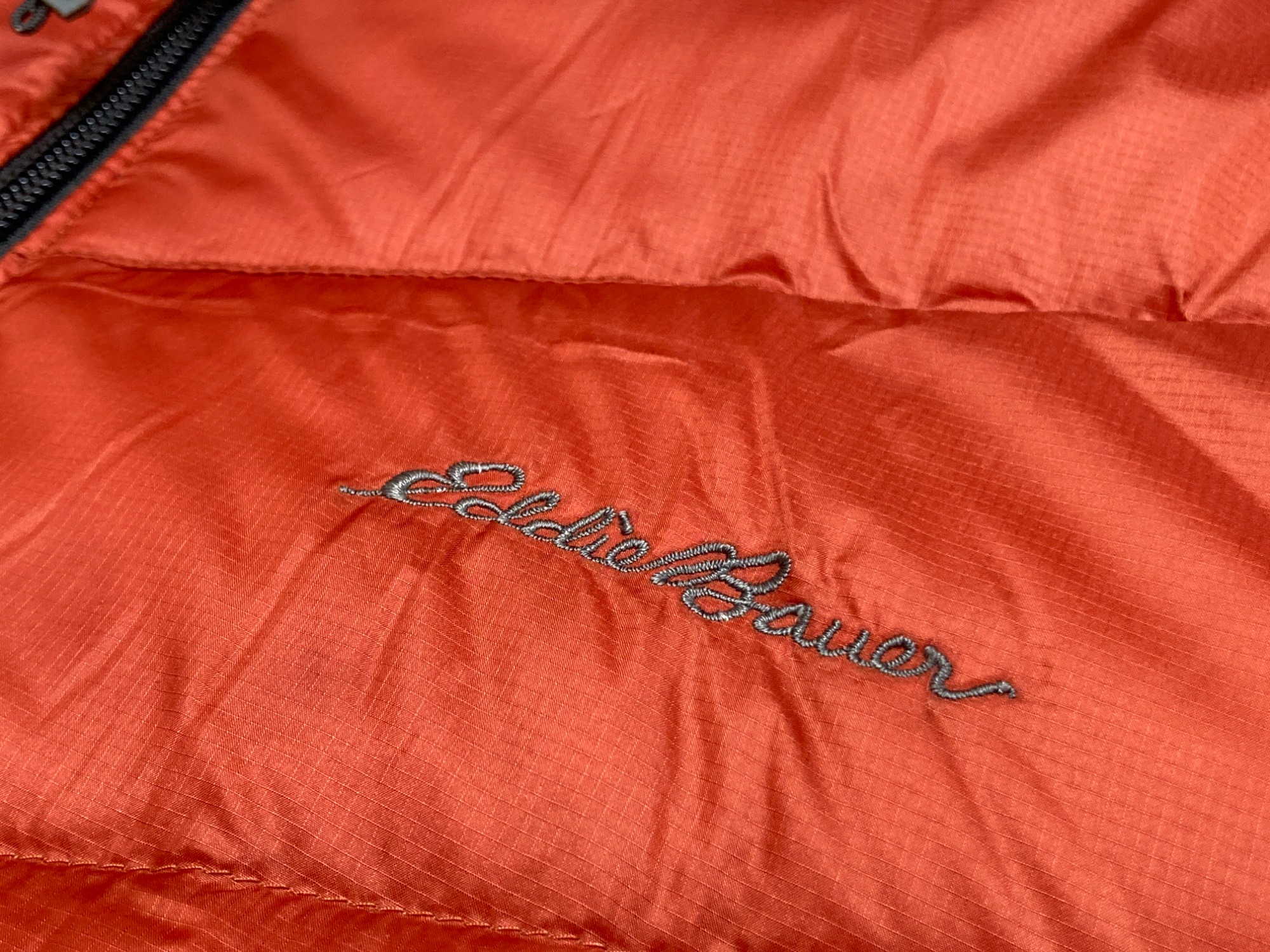 Eddie Bauer / エディー・バウアー 】リバーシブルダウンジャケット を