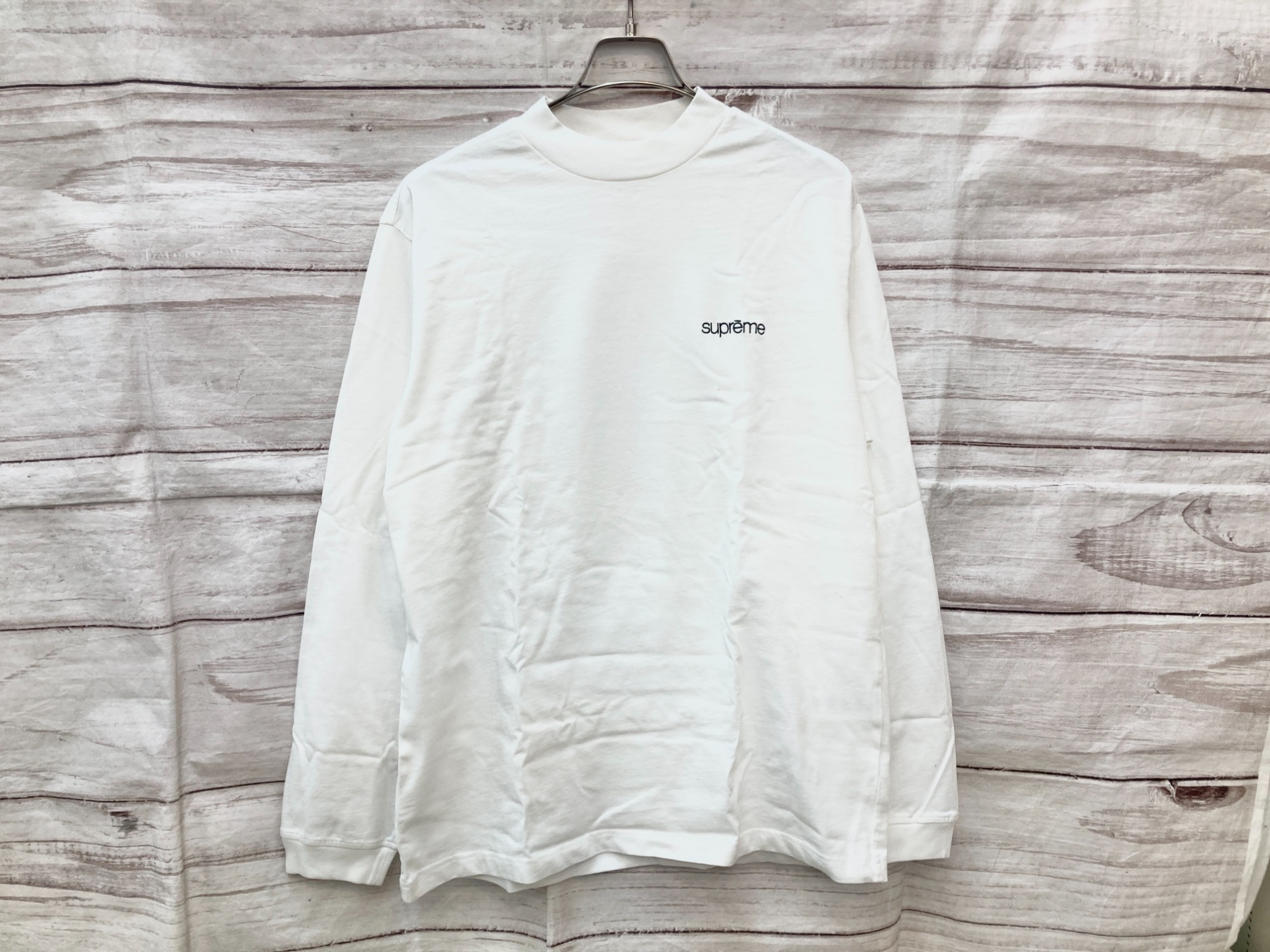 Supreme ホワイト 長袖カットソー ステッカー付き 中古・古着通販】SUPREME (シュプリーム) 長袖カットソー ホワイト