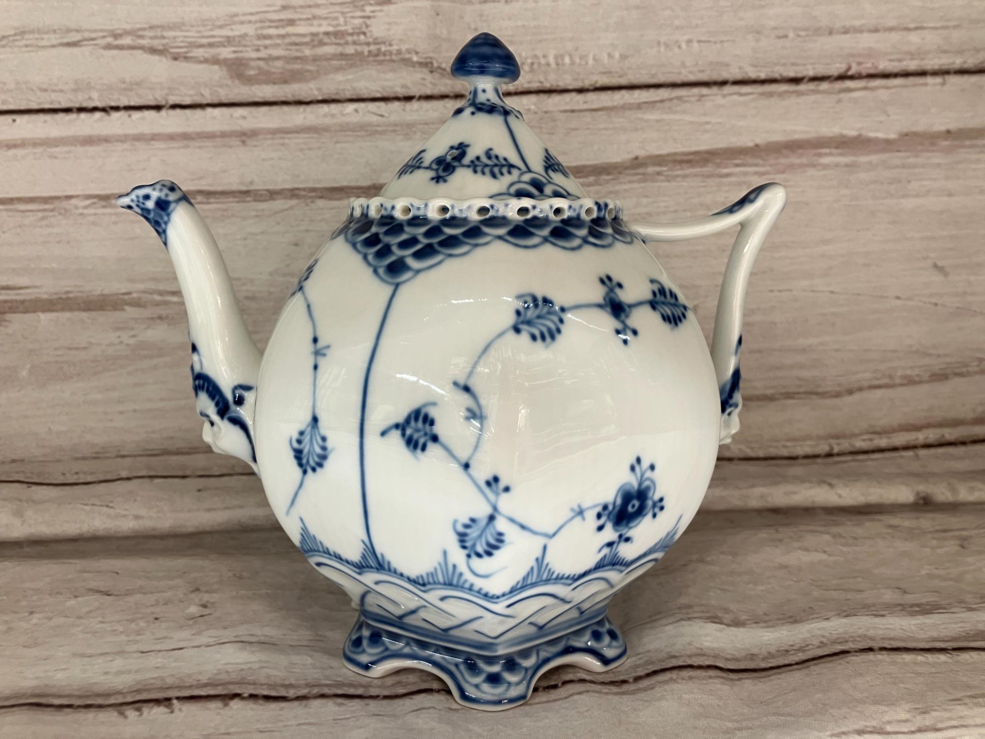 ROYAL COPENHAGEN / ロイヤル コペンハーゲン】ティーポット が入荷