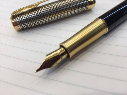 アクセサリーのサングラス