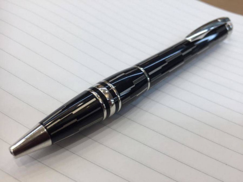 サングラスの財布