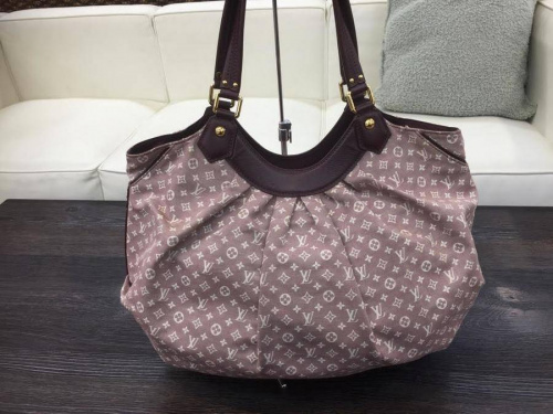 バッグのルイヴィトン（LOUIS VUITTON）