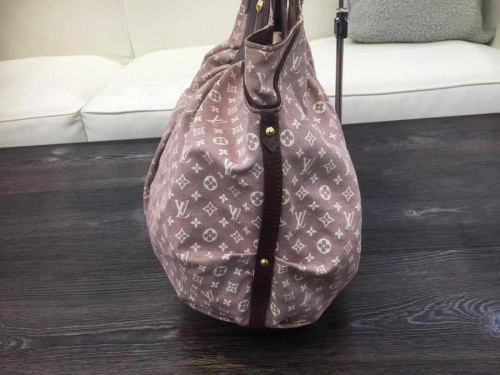 ルイヴィトン（LOUIS VUITTON）のショルダーバック