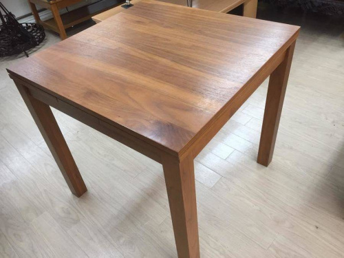 家具・インテリアのテーブル