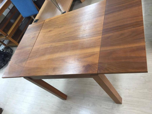 テーブルのウニコ（UNICO）