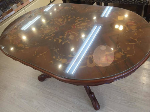 家具・インテリアのテーブル