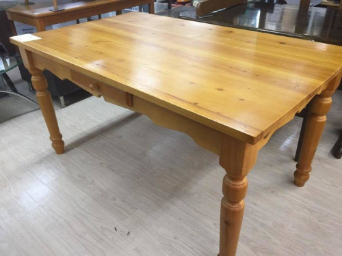 家具・インテリアのテーブル