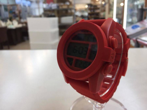 腕時計のニクソン（NIXON）