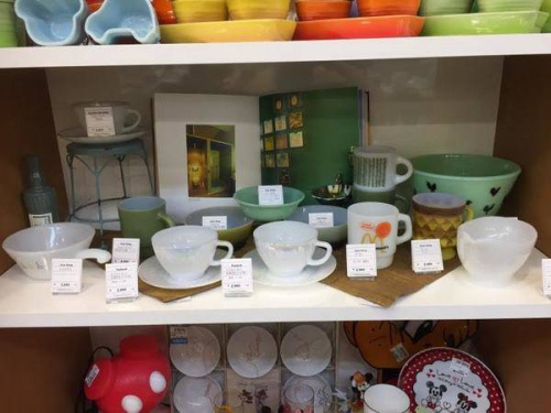 キッチン雑貨の洋食器