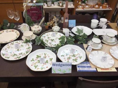 キッチン雑貨の洋食器