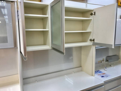 カップボードのPamouna