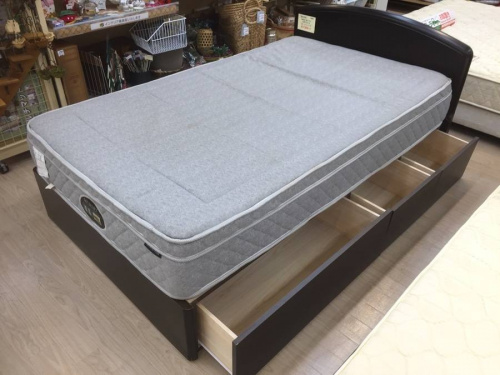 France Bedの中古家具　名古屋
