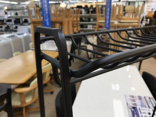 ハンガーラックのウニコ（UNICO）