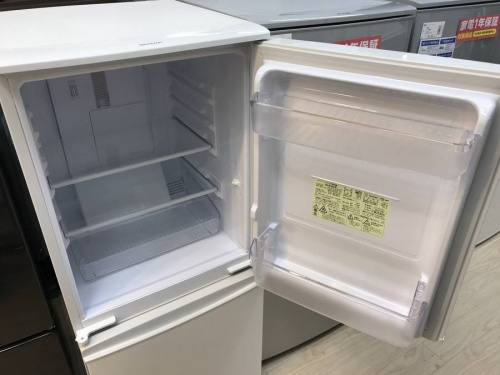 冷蔵庫の2ドア冷蔵庫