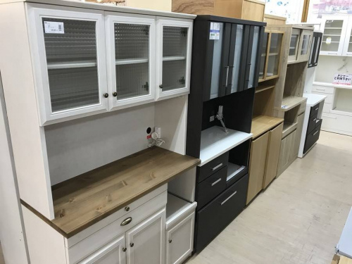 コスパ◎家具のカップボード・食器棚