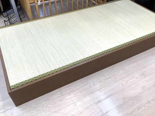 ベッドのシングルベッド