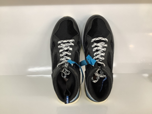 スニーカーのBRANDBLACK