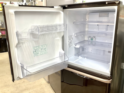 冷蔵庫の3ドア冷蔵庫