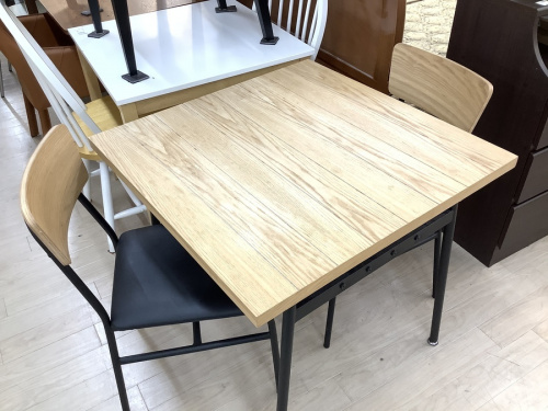 愛知 名古屋のテーブル