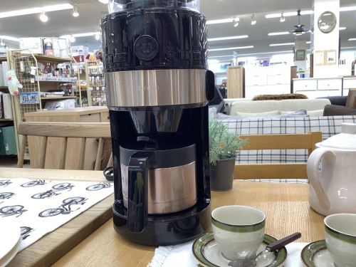 キッチン家電の全自動コーヒーメーカー