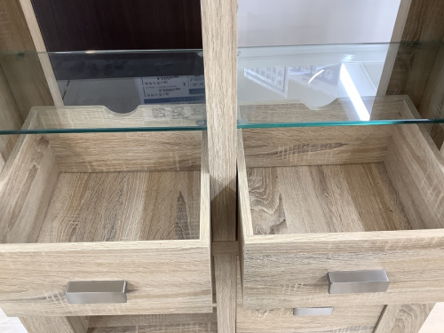 コレクションボードの東谷