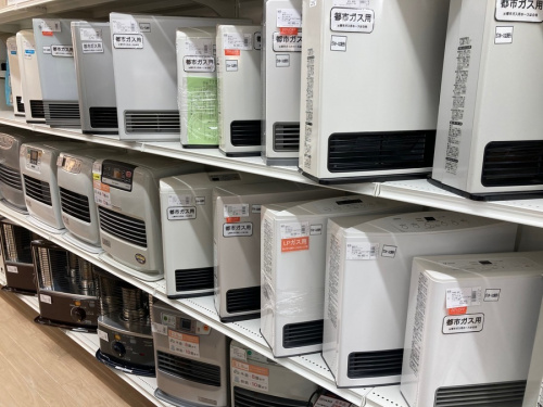 暖房器具のガスファンヒーター
