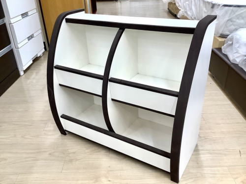 収納家具の本収納