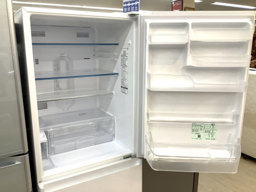 冷蔵庫の3ドア冷蔵庫