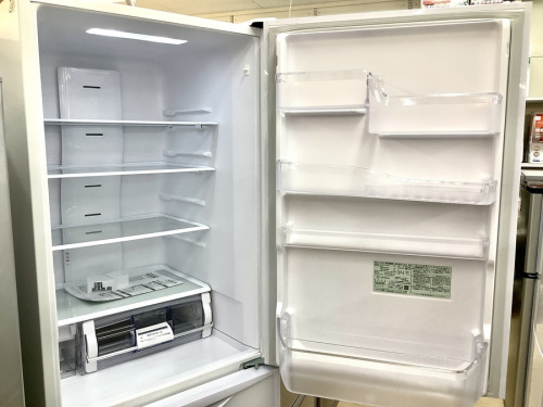 冷蔵庫の3ドア冷蔵庫