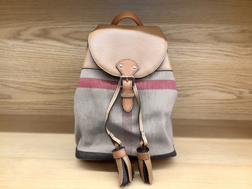 バッグのタッセルリュック