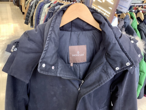 ダウンコートのMONCLER