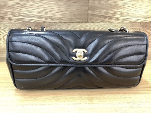 バッグのWチェーンショルダーバッグ