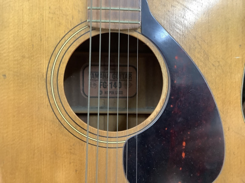 ギターのアコースティックギター