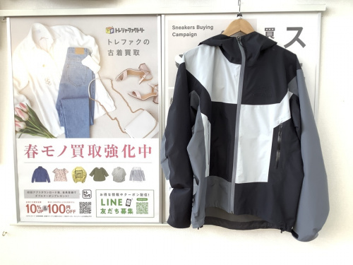 トップスのジャケット