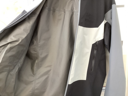 アークテリクスのマウンテンパーカー