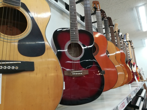 中古楽器の中古ギター