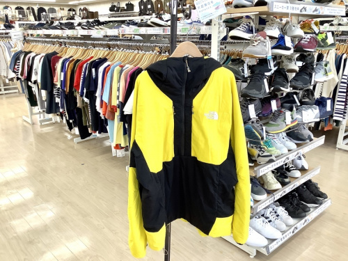 アウトドア用品のアウトドアウェア