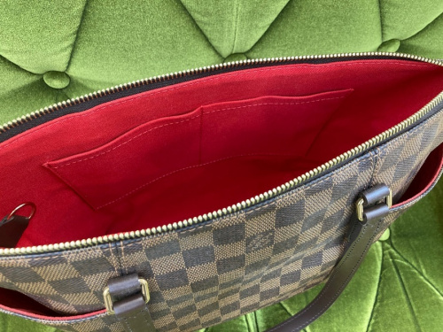 ルイヴィトンのLOUIS VUITTON