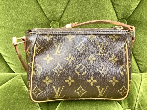 バッグのショルダーバッグ