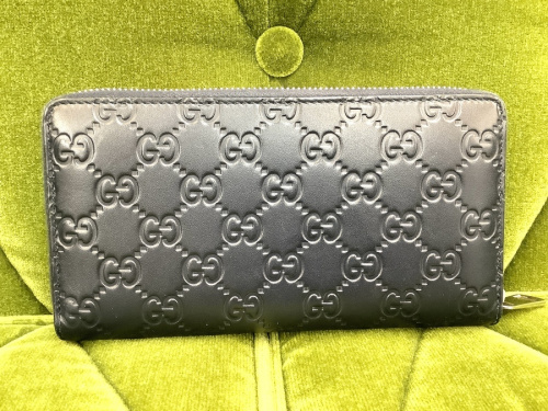 財布のラウンドファスナー財布
