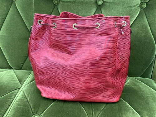 バッグのショルダーバッグ