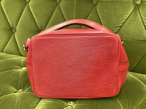ショルダーバッグのLOUIS VUITTON