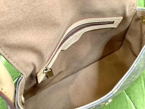 ハンドバッグのLOUIS VUITTON